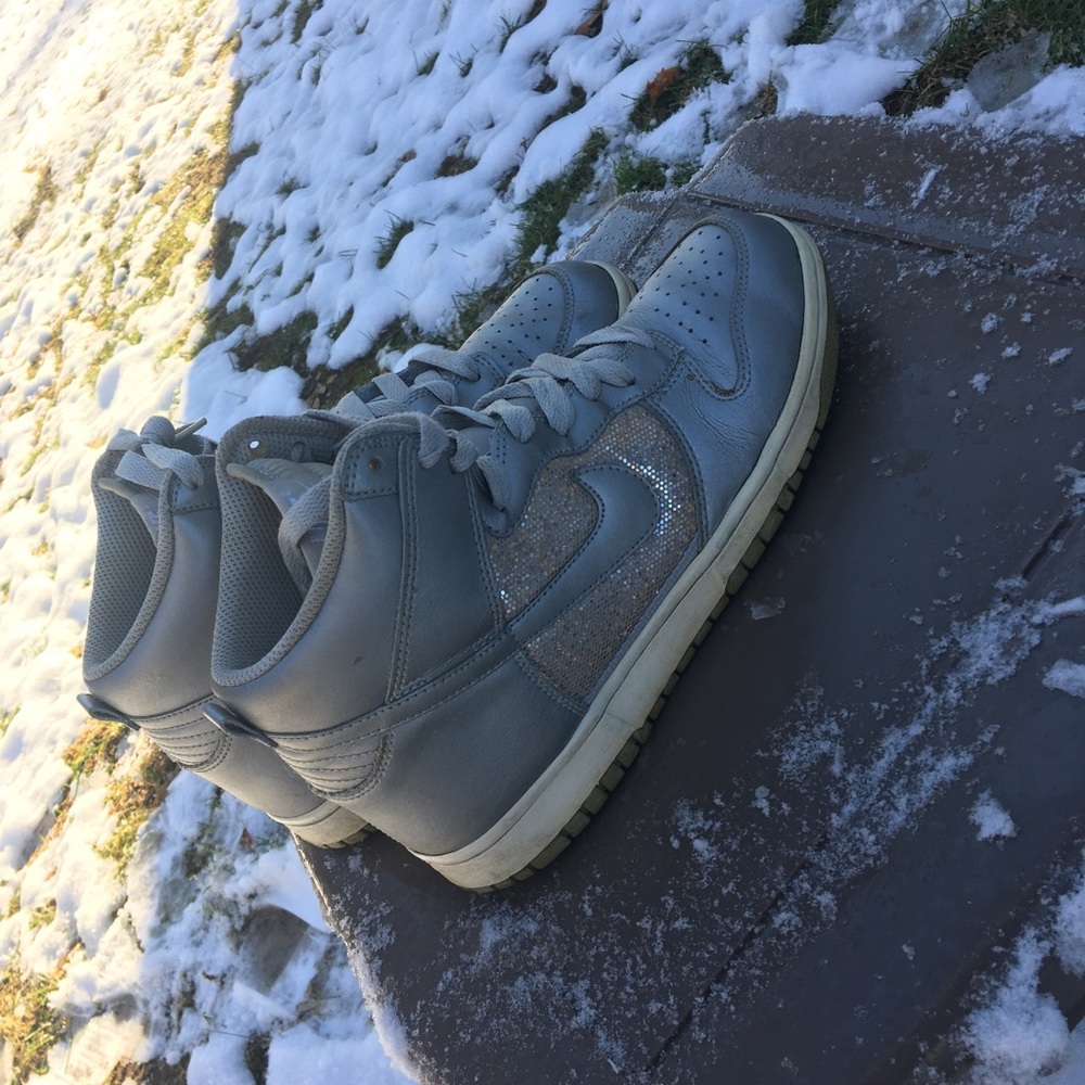 Womens Nike dunk high metallic silver 2012 release size 8.5